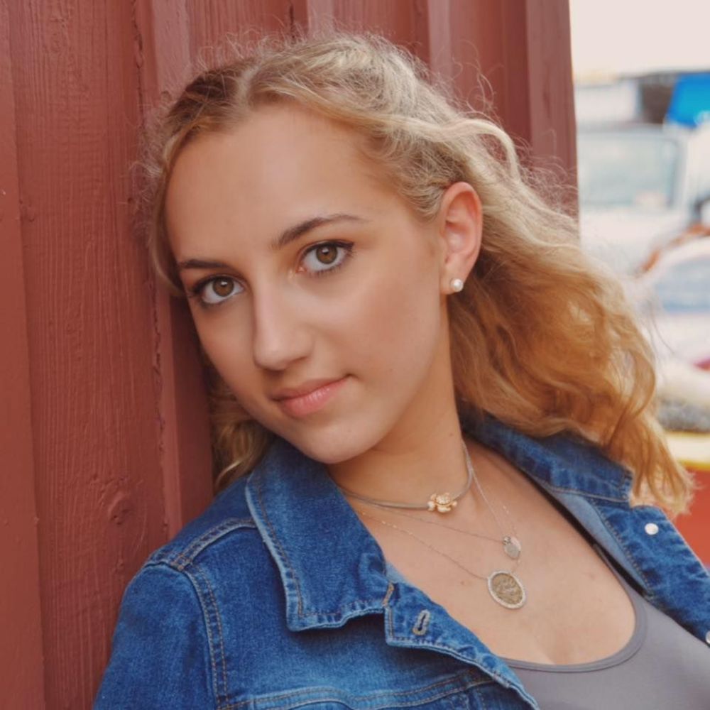 Meet your Posher, Samantha